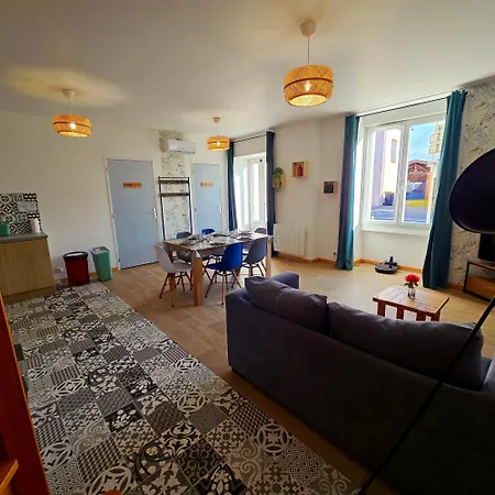 Maison Rénovée Dans Petit Village Arthun